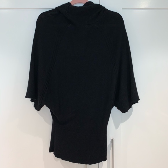 Express Design Studio Sweater - Picture 8 of 8